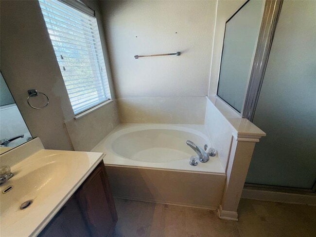 Building Photo - 1124 Winding Creek Pl