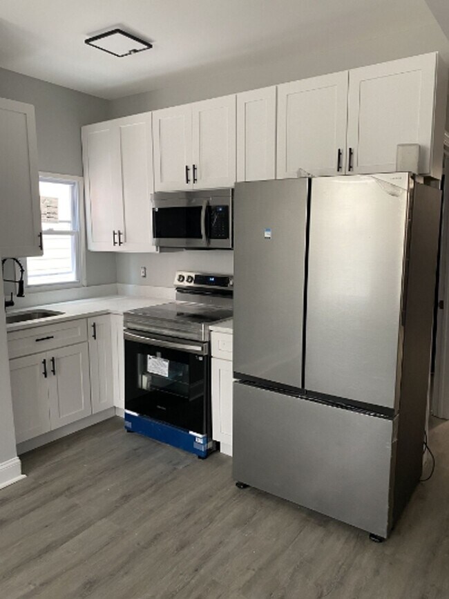 Building Photo - 5112 Belair Rd