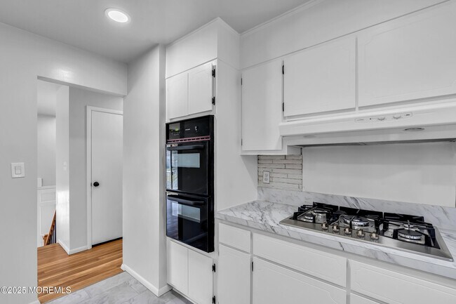 Building Photo - 16 Burdge Dr