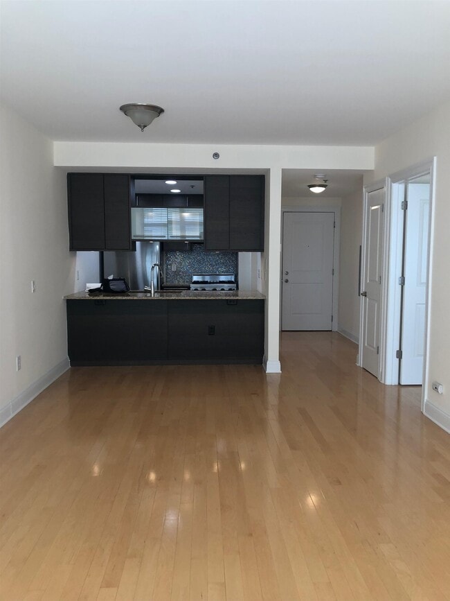 Building Photo - 10 Regent St