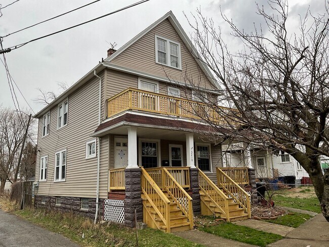 Primary Photo - 3210 Louisiana Ave