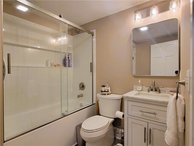 Building Photo - 18 Palmer St