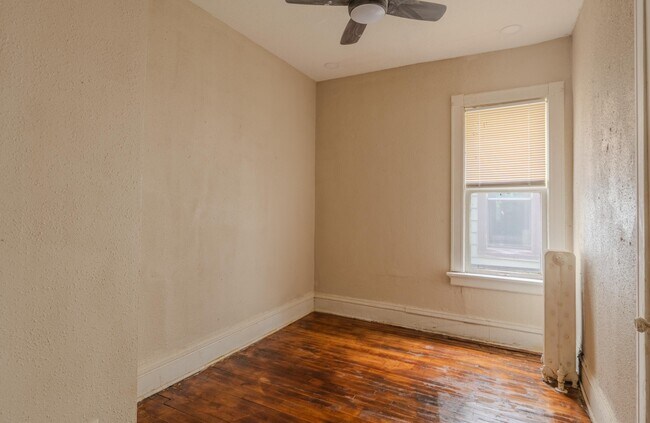 Building Photo - 1150 N 33rd St