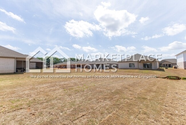 Building Photo - 212 Stockyard Cir
