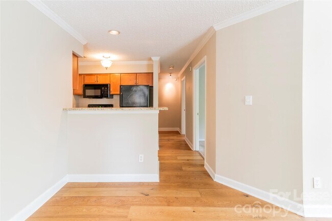 Building Photo - 2516 Cranbrook Ln