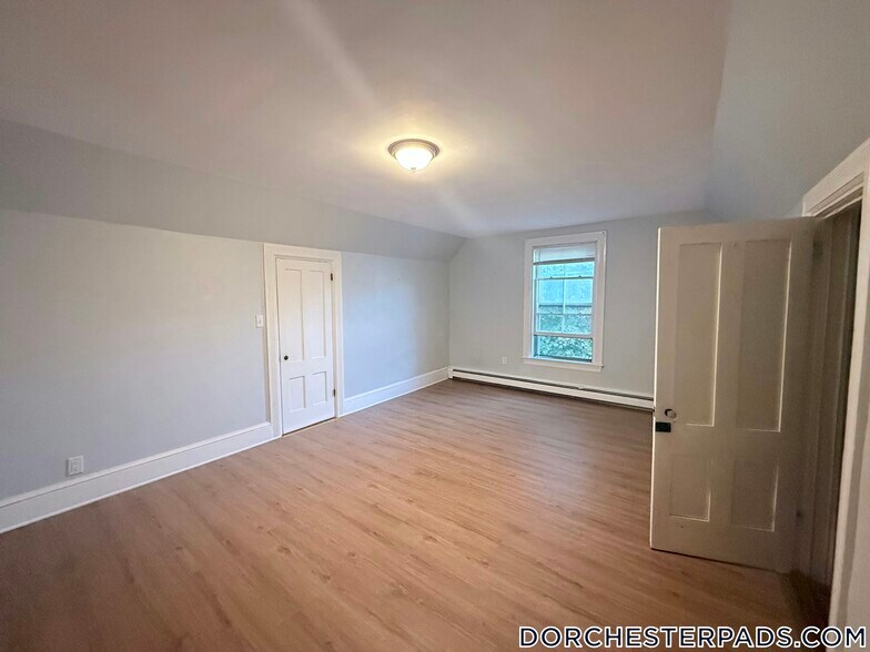 Building Photo - 25 Monadnock St