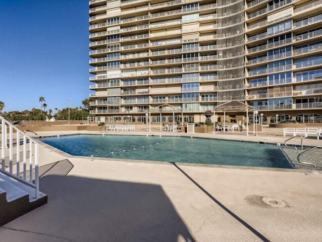 Building Photo - 3111 Bel Air Dr