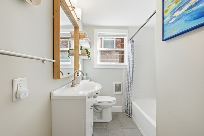 Building Photo - 1424 Macon Ave