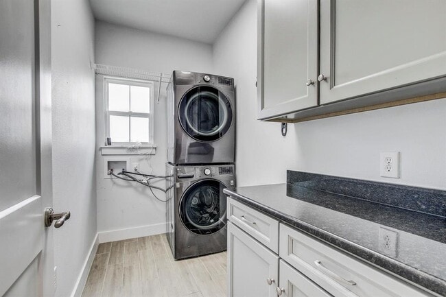 Building Photo - 109 Les Ln