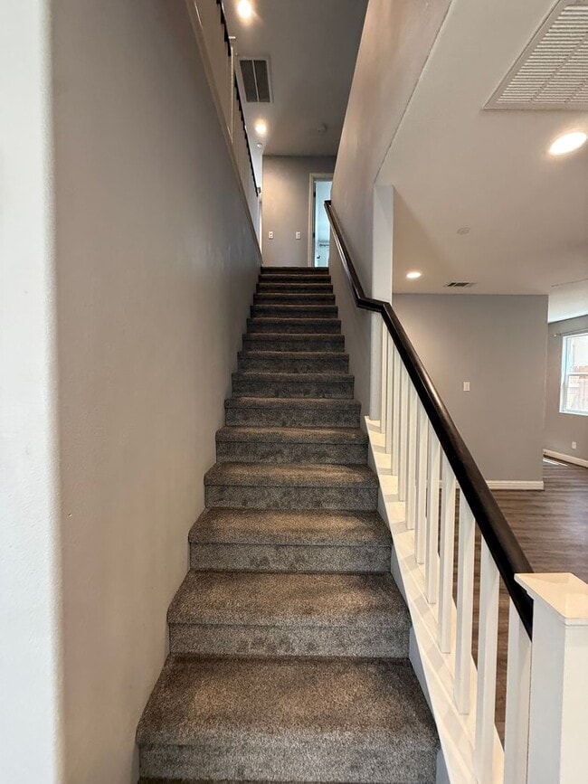 Building Photo - Beautiful Newer Two Story Home in The Gated Community of HG Gardens