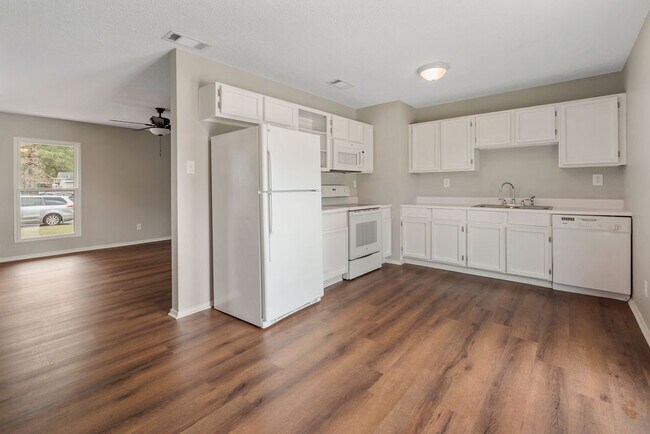 Building Photo - Trailwood