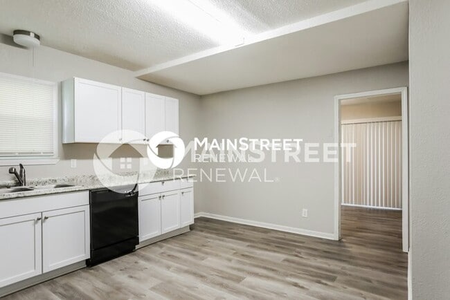 Building Photo - 3 Bedroom Pet-Friendly Home in KANSAS CITY...