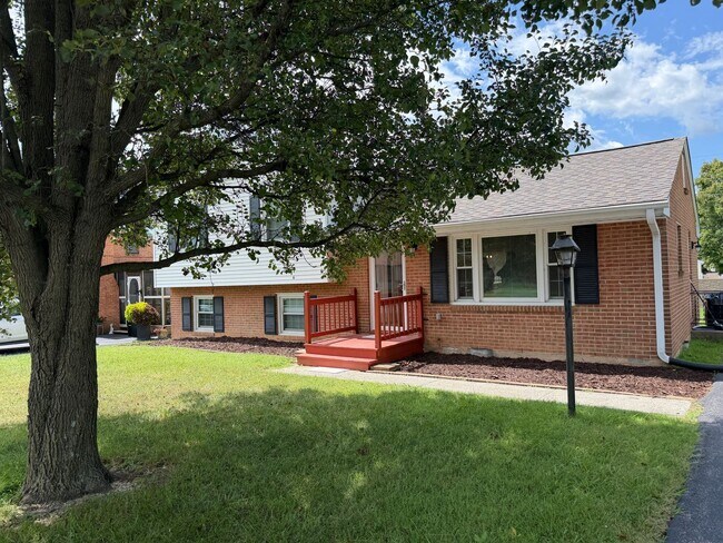Building Photo - 2846 Envoy Dr