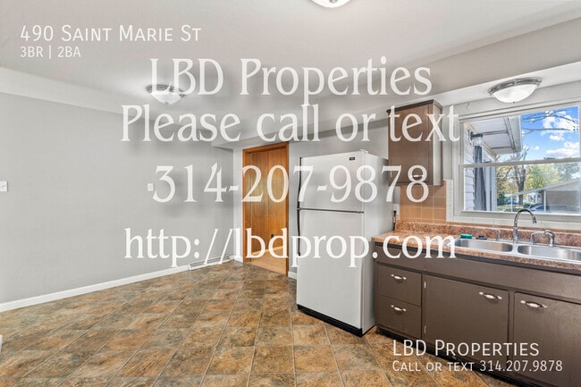 Building Photo - 490 St Marie St