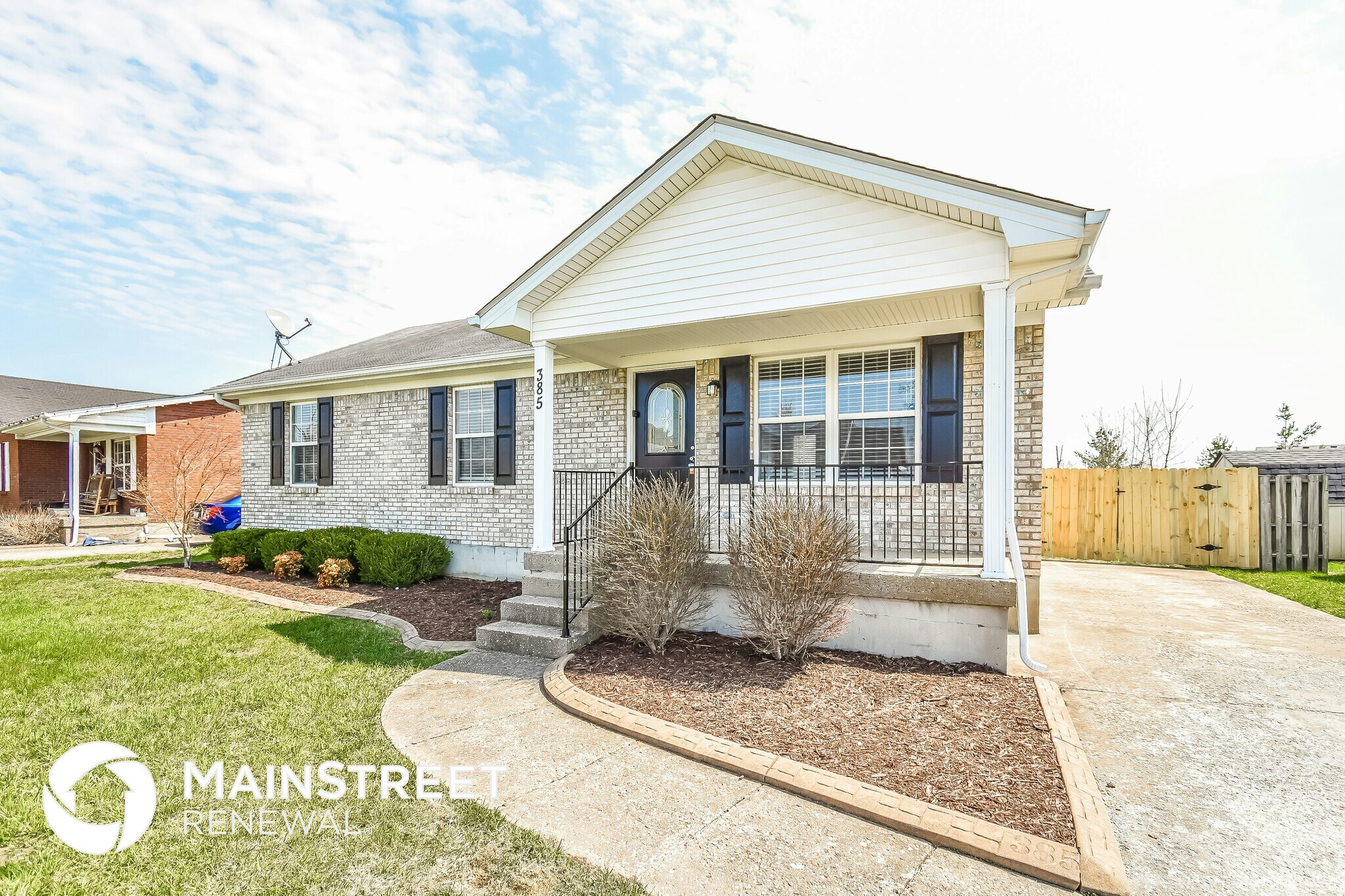 Building Photo - 385 Drake Dr