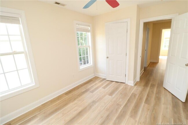 Building Photo - 125 Gremar Dr.