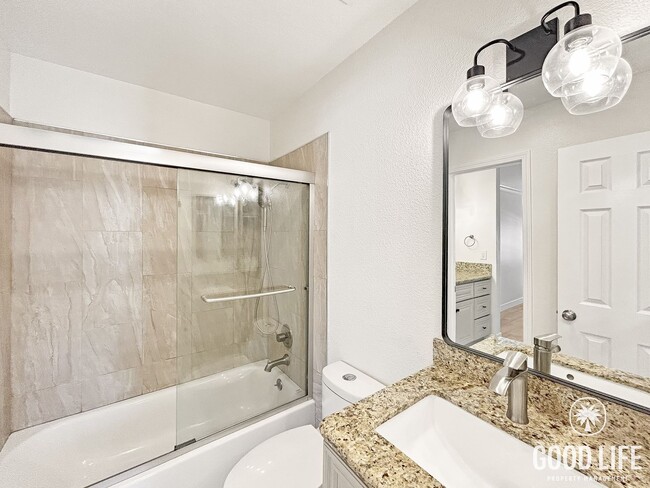 Building Photo - Beautifully Updated 2B 1.5BA Condo w/ Reserved Parking!