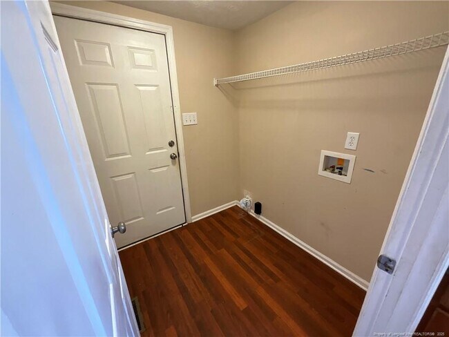 Building Photo - 2460 Saltwood Rd