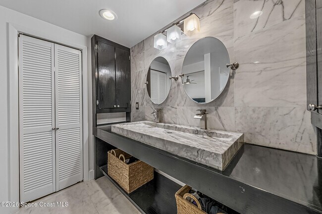 Building Photo - 7415 Aquarina Beach Dr