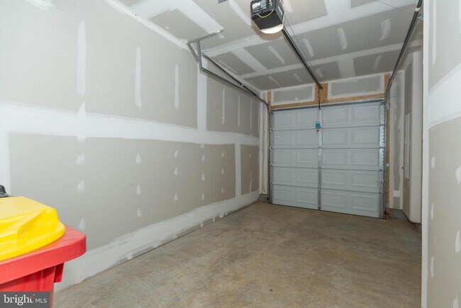 Building Photo - 767 Lord Fairfax St