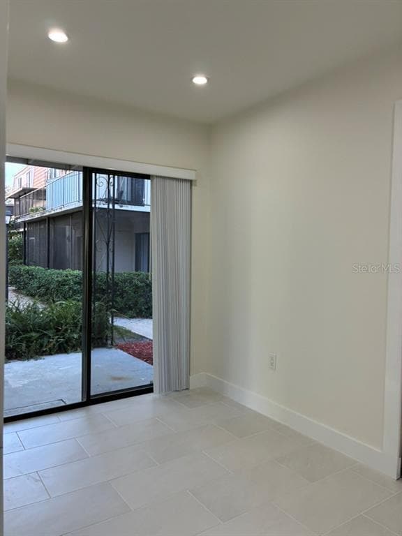 Building Photo - 5999 Village Cir N