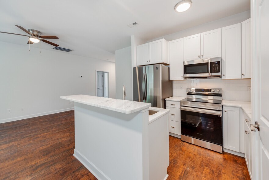 Building Photo - 910 N Ransom St