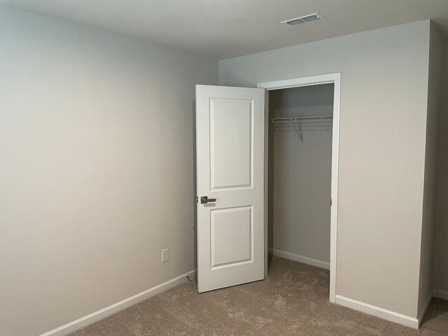 Building Photo - 8103 Sterling Oaks Dr