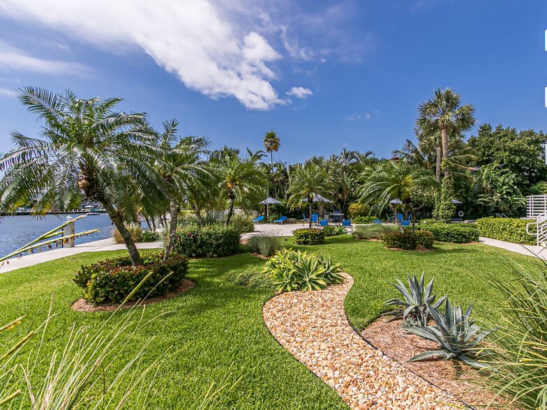 Building Photo - 888 Intracoastal Dr