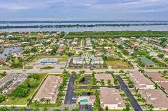 Building Photo - 308 Espana Ct