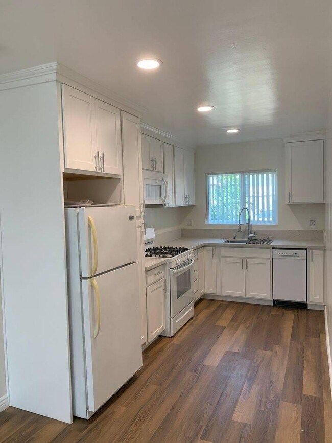 Building Photo - 1.0 bedroom in Pasadena California 91106