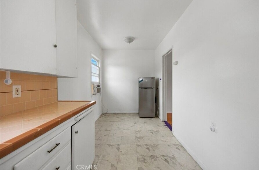 Building Photo - 337 Lime Ave