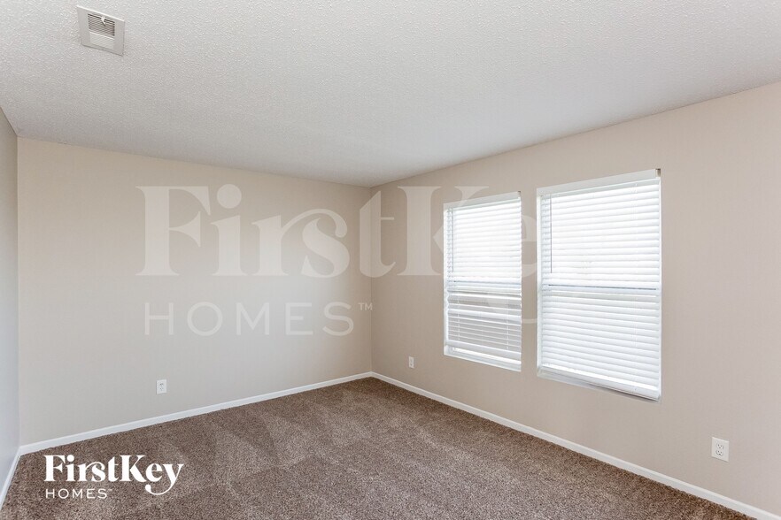 Building Photo - 9518 W Midnight Dr