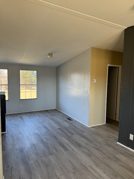 Building Photo - 230 Star Ridge Dr