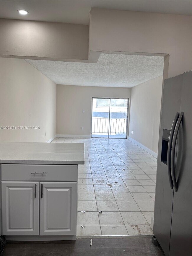 Building Photo - 1950 W 54th St