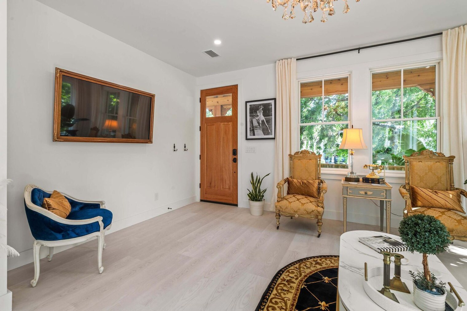 Building Photo - 28 W Castillo Dr