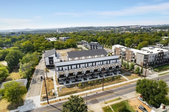 Building Photo - 1806 Lischey Ave