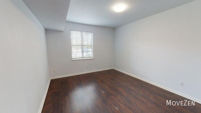 Building Photo - 729 Bragg Dr