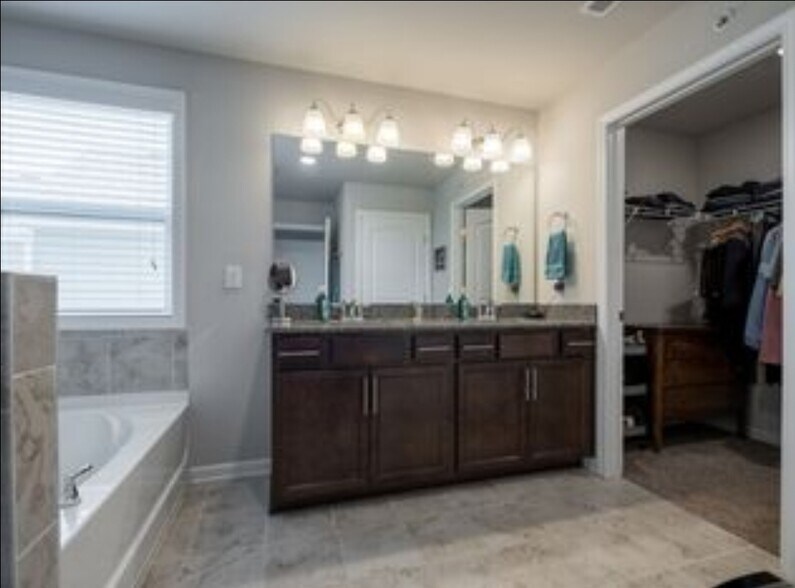 Building Photo - 414 Prestige Ct
