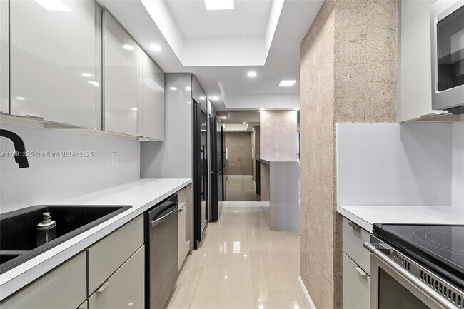 Building Photo - 9801 Collins Ave