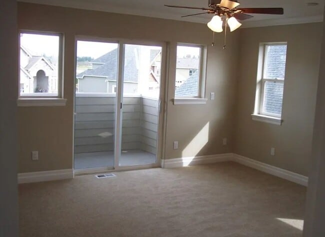 Building Photo - Beautiful 3 Bedroom in Private Community!