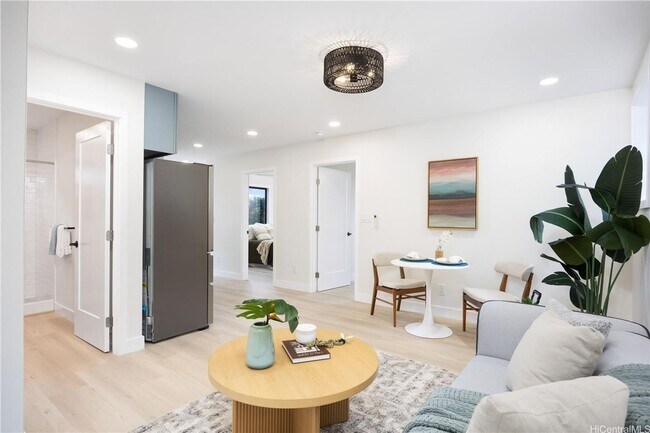 Building Photo - Bright & Renovated 2BD/1BA in Wilhelmina Rise – Move-In Ready!