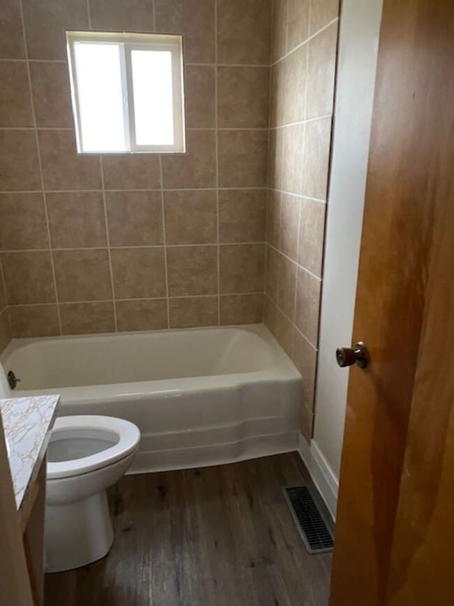 Building Photo - 708 Park Ave