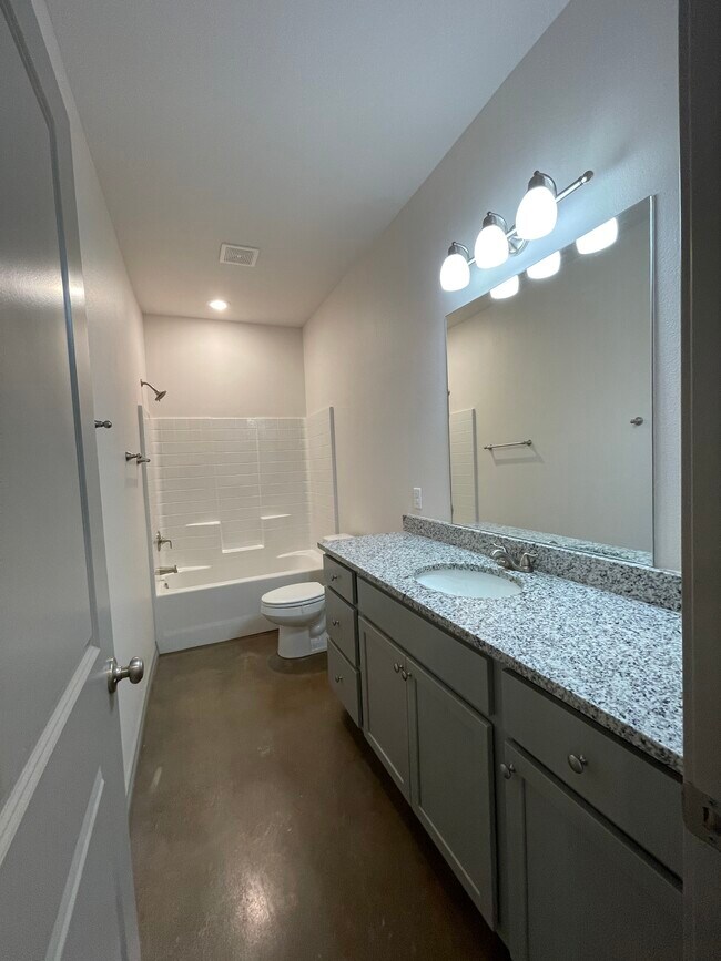 Building Photo - 4074 County Rd 152 W