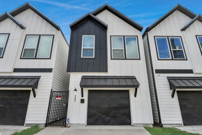 Building Photo - 5402 Margarita St