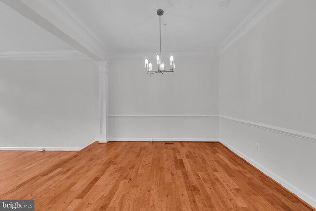 Building Photo - 1814 Fallbrook Ln