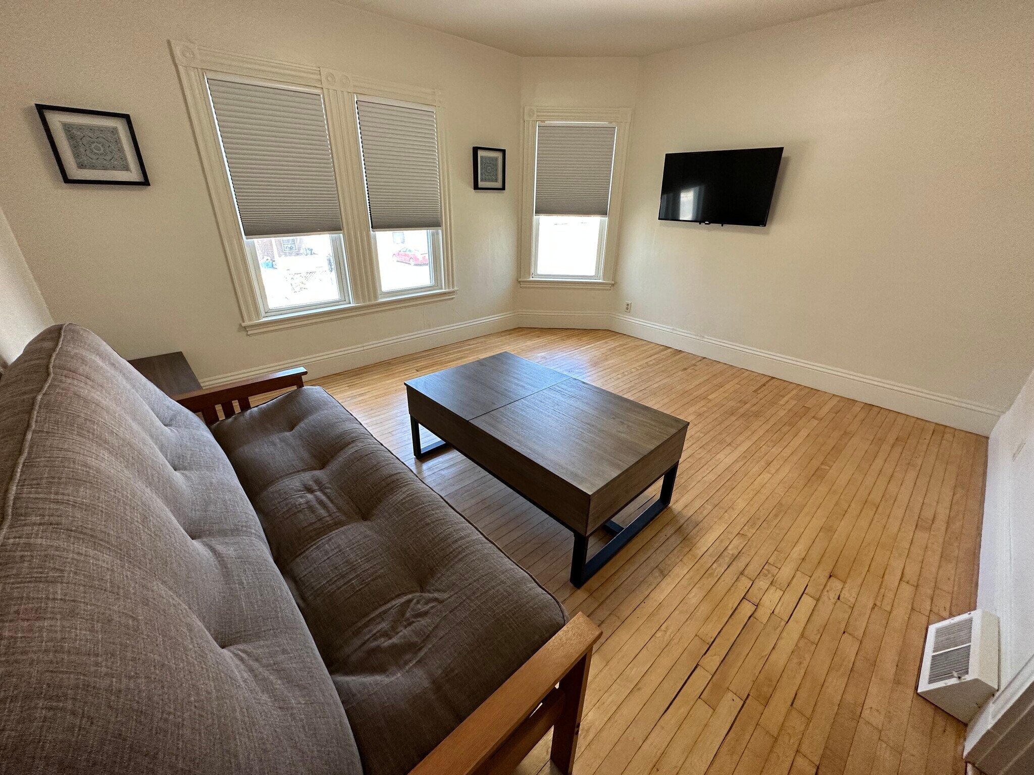 Building Photo - 40 Silver St