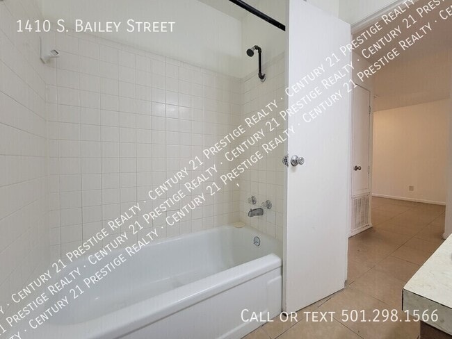 Building Photo - 1410 S Bailey St