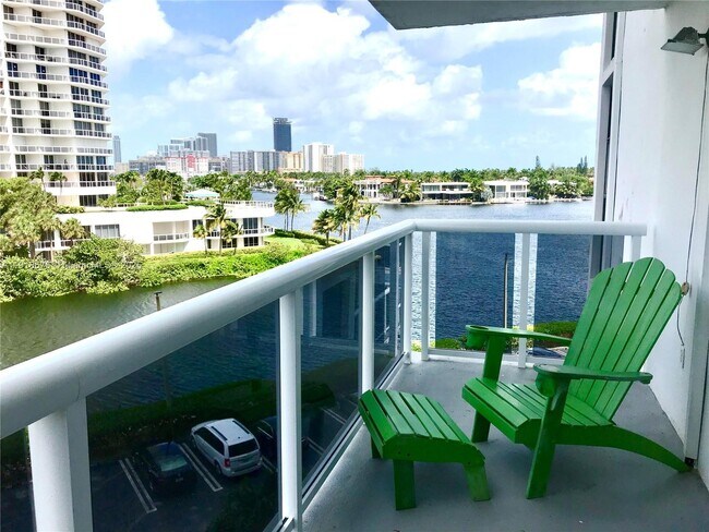 Building Photo - 20515 E Country Club Dr