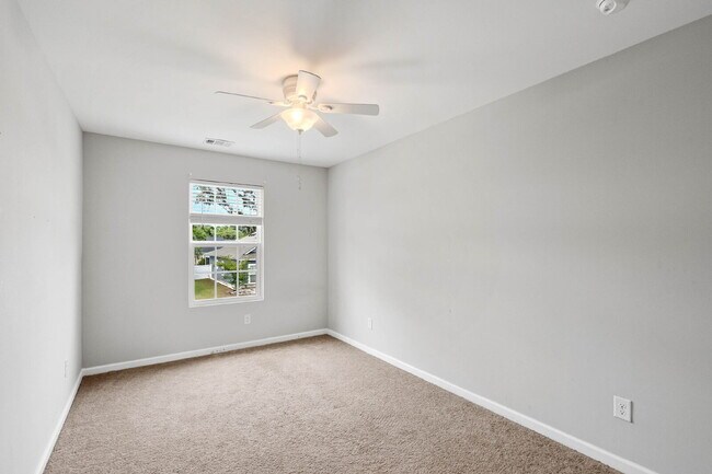 Building Photo - 23 Toxaway Ln