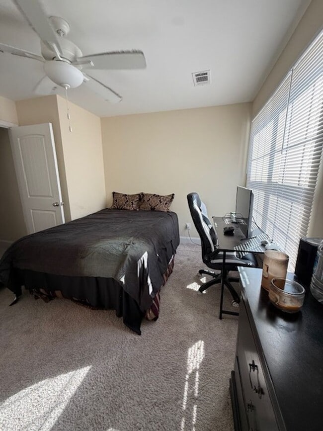 Building Photo - Two Bedroom Townhome